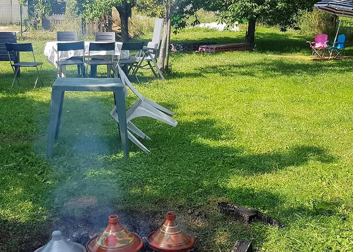 Prázdninový dům House With Garden, 4 Bedrooms